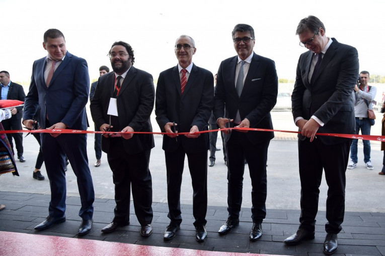 (FOTO) Vučić otvorio fabriku auto-delova IMI