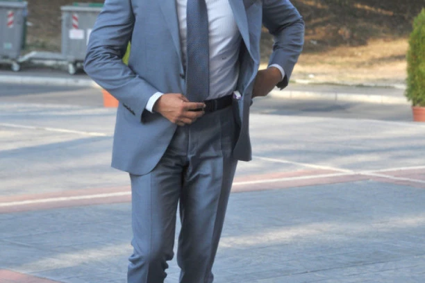 ČEDA NASTAVLJA DA DIVLJA: Posle nasrtaja na vlasnika, lider LPD napao i advokata Fizio centra