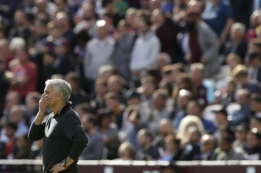 NOVI ŠAMAR ZA MURINJA: Vest Hemova lekcija - Andersonova peta, autogol i potpuni slom Junajteda