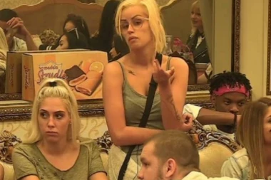 Učesnica "Parova" se se*sala pred majkom!