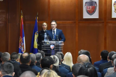 STEFANOVIĆ PORUČIO STUDENTIMA KPA: Pred vama je težak posao koji se stalno mora usavršavati!
