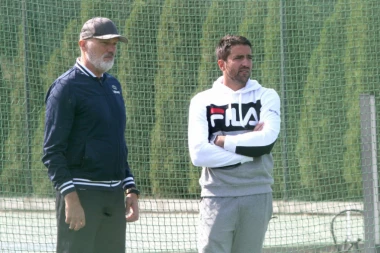 NOVAKOV KONDICIONI VOLI SRPSKU HRANU: JA KRKAM PLJESKAVICU, A NOLE NEK JEDE ŠTA HOĆE!