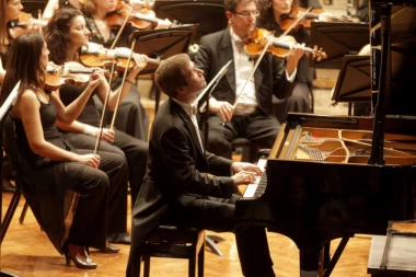 Čuveni Luganski dve večeri sa Filharmonijom