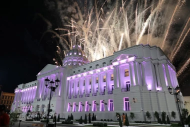 "Zadruzi" preti kolaps?! Počinje novi rijaliti, naša čuvena pevačica će se ogoliti pred kamerama!