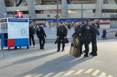 (VIDEO/FOTO) Policija u Parizu na svakom ćošku