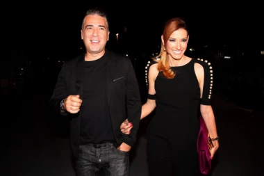 Kupatilo čist luksuz: Željko i Jovana se uselili u novu vilu!