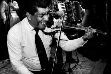 Najčuveniji romski orkestar Taraf De Haidouks 13. oktobra u Kombank Dvorani: Vaš grad i Šaban se ne zaboravljaju!