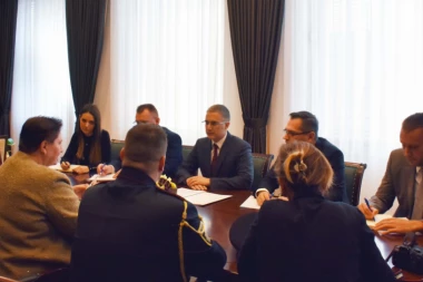 Stefanović s ambasadorkom Slovačke: Dobri odnosi dva naroda i još bolja saradnja u borbi protiv kriminala