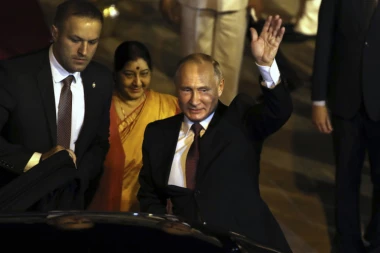 PUTIN STIGAO U INDIJU: Uzalud sankcije SAD, ugovor o naoružanju će biti potpisan?