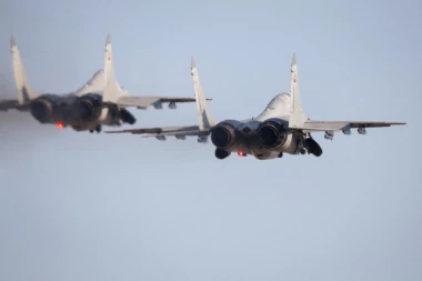 (FOTO, VIDEO) SPEKTAKL NA AERODROMU BATAJNICA: Ovako izgleda zajednička vojna vežba Srbije i Rusije