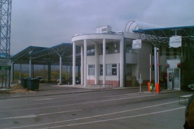 SRBIJA ŠALJE DONACIJU MAKEDONIJI: Vučić će sutra uručiti Zaevu kontigent vakcina protiv korone