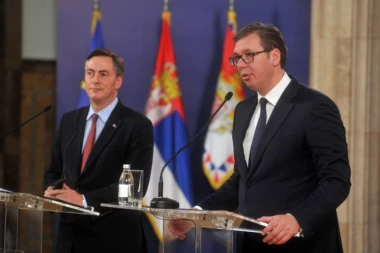 VUČIĆ POSLE SASTANKA SA MEKALISTEROM: Makar me mlatili motkama po glavi, NEMA GOVORA O PRIZNANJU KOSOVA