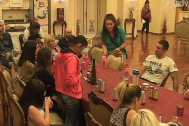 Drama u "Parovima": Učesnica pokušala da pobegne preko krova!