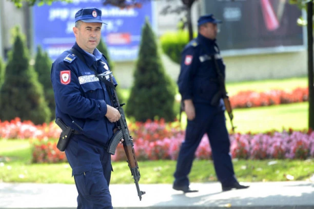 SUZBIJANJE TRGOVINE DROGOM: U Trebinju u toku policijska akcija "TRAG", uhapšene dve osobe!