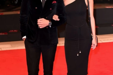 DEVOJKA MILOŠA BIKOVIĆA otvara reviju visoke mode!