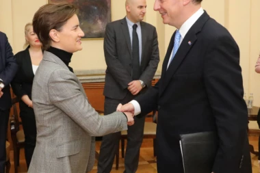BRNABIĆEVA SA MEKALISTEROM: Sprovodimo reforme pre svega u interesu građana