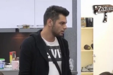 MAJKA PRIČALA DA NIJE HTELA DA GA RODI! Potresna ispovest Adama Đoganija!