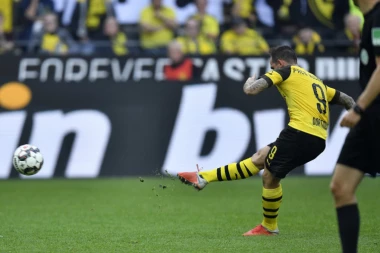 PAKO, MORALO JE TAKO: Borusija otkupila Španca od Barse!