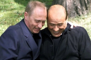 BERLUSKONI IDE NA ROĐENDAN KOD PUTINA: Šta će da mu pokloni ove godine?