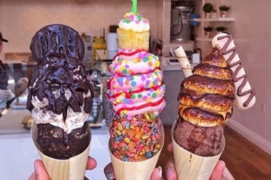 (FOTO) Ovo je trenutno NAJPOPULARNIJI KOLAČ na Instagramu!