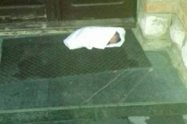 Evo u kakvom je stanju beba koja je ostavljena na vratima crkve u Čajetini i šta će biti sa njom!