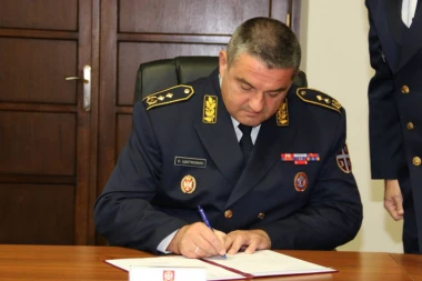 SVEČANOST U KASARNI "BANJICA 2": Cvetković preuzeo dužnost zamenika Generalštaba