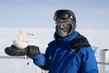 POGLEDAJTE: Nešto neverovatno se dešava na Antarktiku!