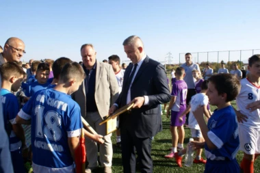 Leskovac dobio prvi teren sa veštačkom travom!