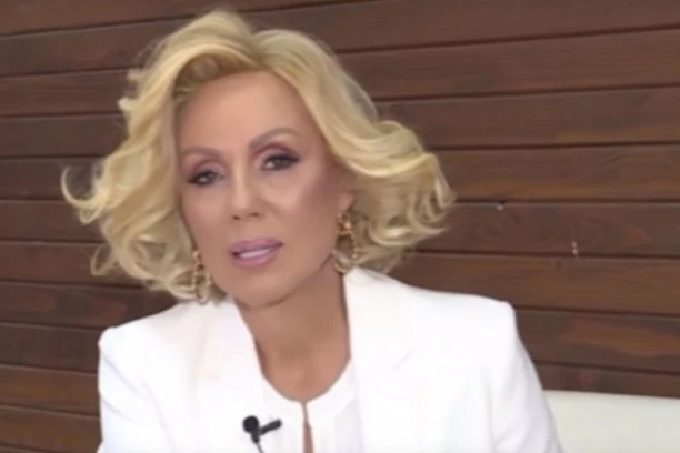 (FOTO) LJUDI MOJI DA LI JE OVO MOGUĆE? Lepa Brena ima dvojnika i to MUŠKOG, IZNEVEROVAĆETE kada ga vidite!