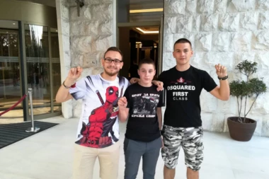 PODRŠKA "ORLOVIMA" U PODGORICI: Navijamo za Srbiju!