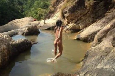 ČOVEK IZ PEĆINE: Živi na Tajlandu i dovodi po 10 strankinja u jazbinu, ŠOKIRAĆE VAS NJEGOV IZGLED!