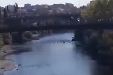 HEROJI: Ribolovci spasili četvoročlanu porodicu u kanjonu Morače