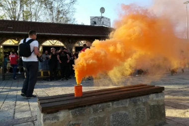 ATMOSFERA U PODGORICI: Na Srbe gledaju kao na Hrvate, Crnogorci stavili pare na "orlove"