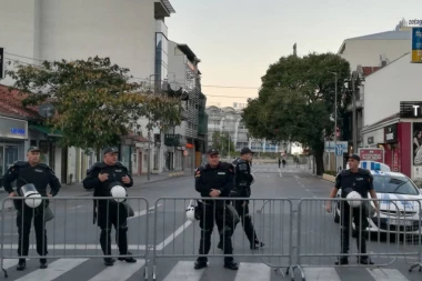 SAMO JEDNA SRPSKA ZASTAVA: Policija napravila ogromnu tampon zonu