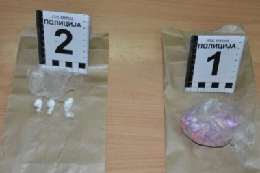 Pao zbog droge: Muškarac u autu krio više vrsta narkotika!