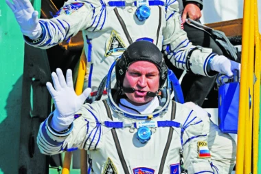 Amerikanac i Rus pali sa 50 kilometara i preživeli