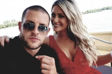 Stegla srce: Aleksandra se oglasila nakon vesti da je njen dečko slao poruke Anđeli Veštici!