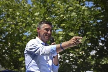 Veselji doliva so na srpske rane: Vojska Kosova je nastavak OVK