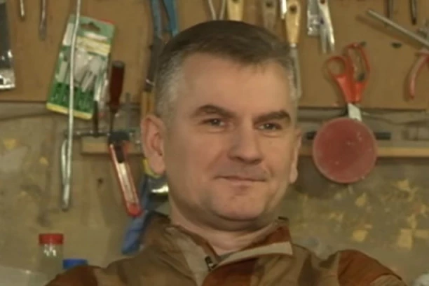 Stolar Mile napravio 2.000 stolica i predao posao sinu Stefanu