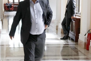 Ješić udario na Čedu Antića: Pančevci, dođite da izviždite falsifikatora istorije