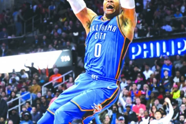 VESTBRUK ZA SEKUND  ZARADI 173 DOLARA  a Nikola Jokić "samo" 125!