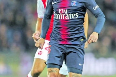 UHAPŠENA ZVEZDA PARI SEN ŽERMENA: Divljao po ulicama, jedva ga otreznili!