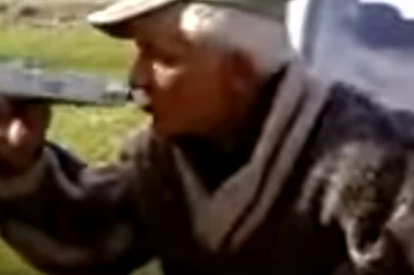 (VIDEO) I POSLE 9 GODINA SE DRŽIMO ZA STOMAK OD SMEHA: Deka pokazao!