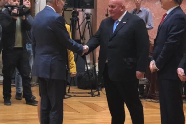 PALMA ZAMOLIO BELENA: Ne dozvolite Albancima da formiraju vojsku na Kosovu!