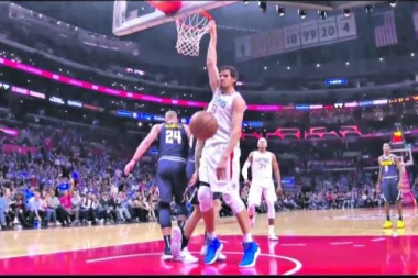 (VIDEO) NBA ROLERKOSTER: Najbolje blokade i zakucavanja u 2018. od kojih će vam se zavrteti u glavi!