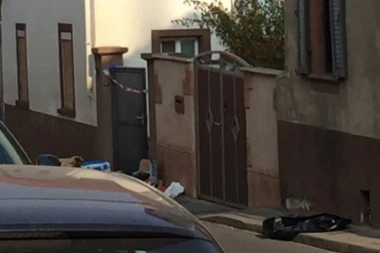 (VIDEO) HOROR U NEMAČKOJ: Majku izbo nožem pa napao policajce!