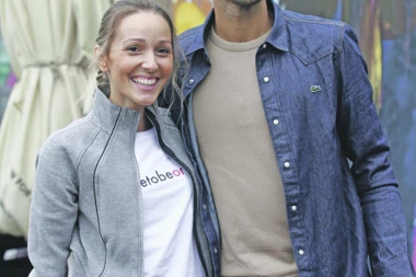 JELENA BURGERIMA ČIKA NOVAKA!