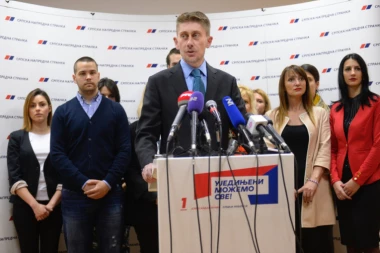 Naprednjaci predvođeni Martinovićem kreću u štrajk glađu