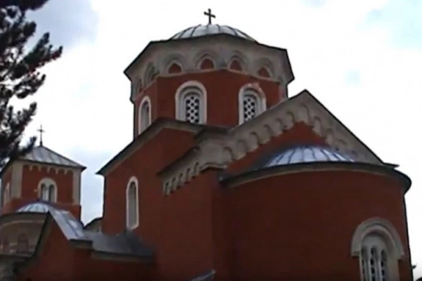 Korona ušla u manastir Žiču: Zaraženo 17 monahinja