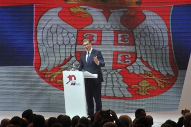 Vučić vanredno pred novinarima: Predsednik SNS se obraća u 21.30 iz sedišta stranke